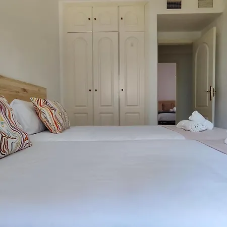 Pinogolf Elviria With Free Parking, Wifi, Pool And Large Terrace Apartament *