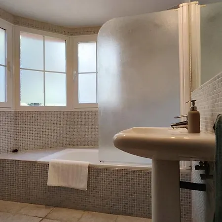 Pinogolf Elviria With Free Parking, Wifi, Pool And Large Terrace 아파트 마르베야