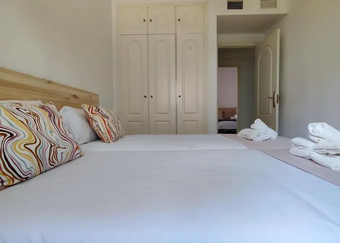 Pinogolf Elviria With Free Parking, Wifi, Pool And Large Terrace Apartament *