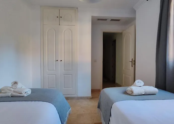 Pinogolf Elviria With Free Parking, Wifi, Pool And Large Terrace