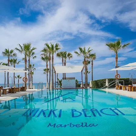 Pinogolf Elviria With Free Parking, Wifi, Pool And Large Terrace شقة ماربيا